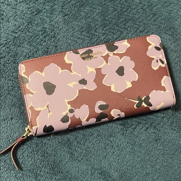 Kate Spade Purple burgundy Floral Wallet - Picture 1 of 13